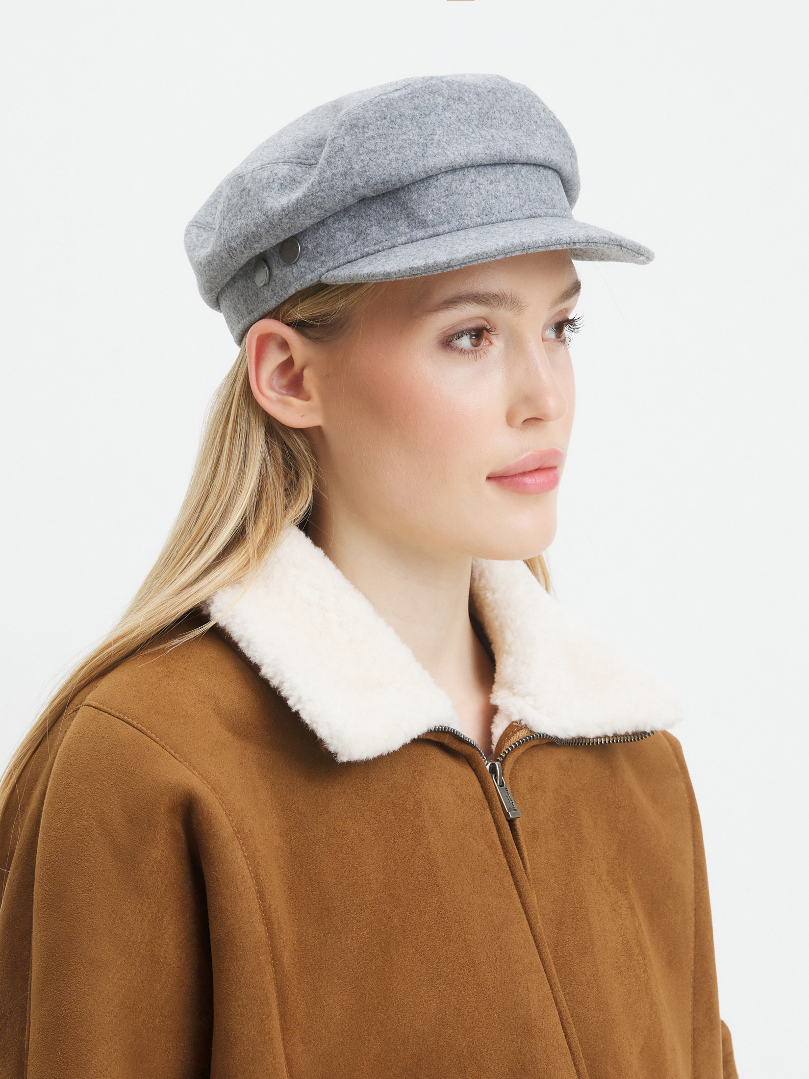 1324 р. 3310 р. Женская кепка MAISON DAVID