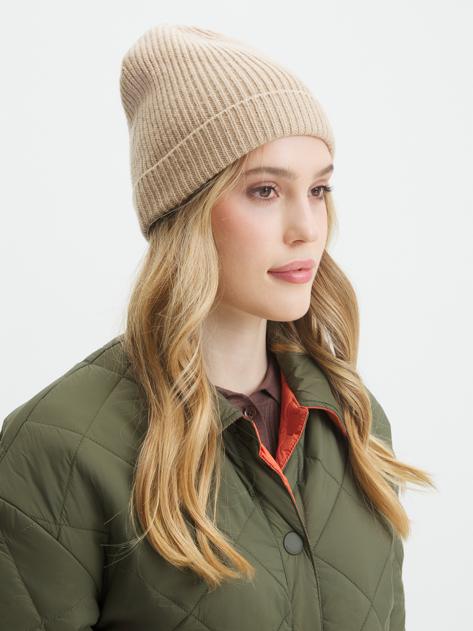 1864 р. 4660 р. Женская шапка MAISON DAVID