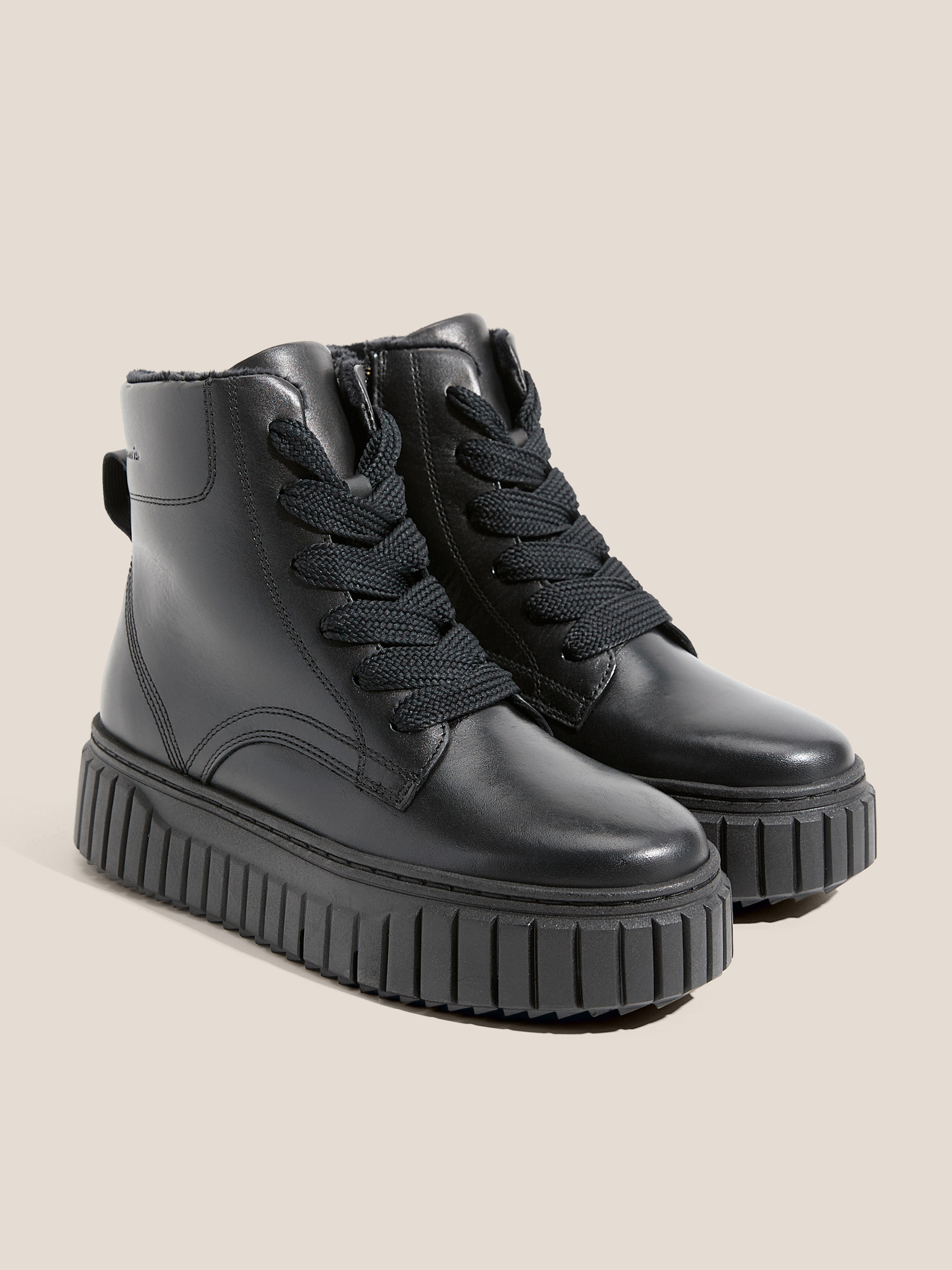 8960 р. 16000 р. Женские ботинки TAMARIS GINI