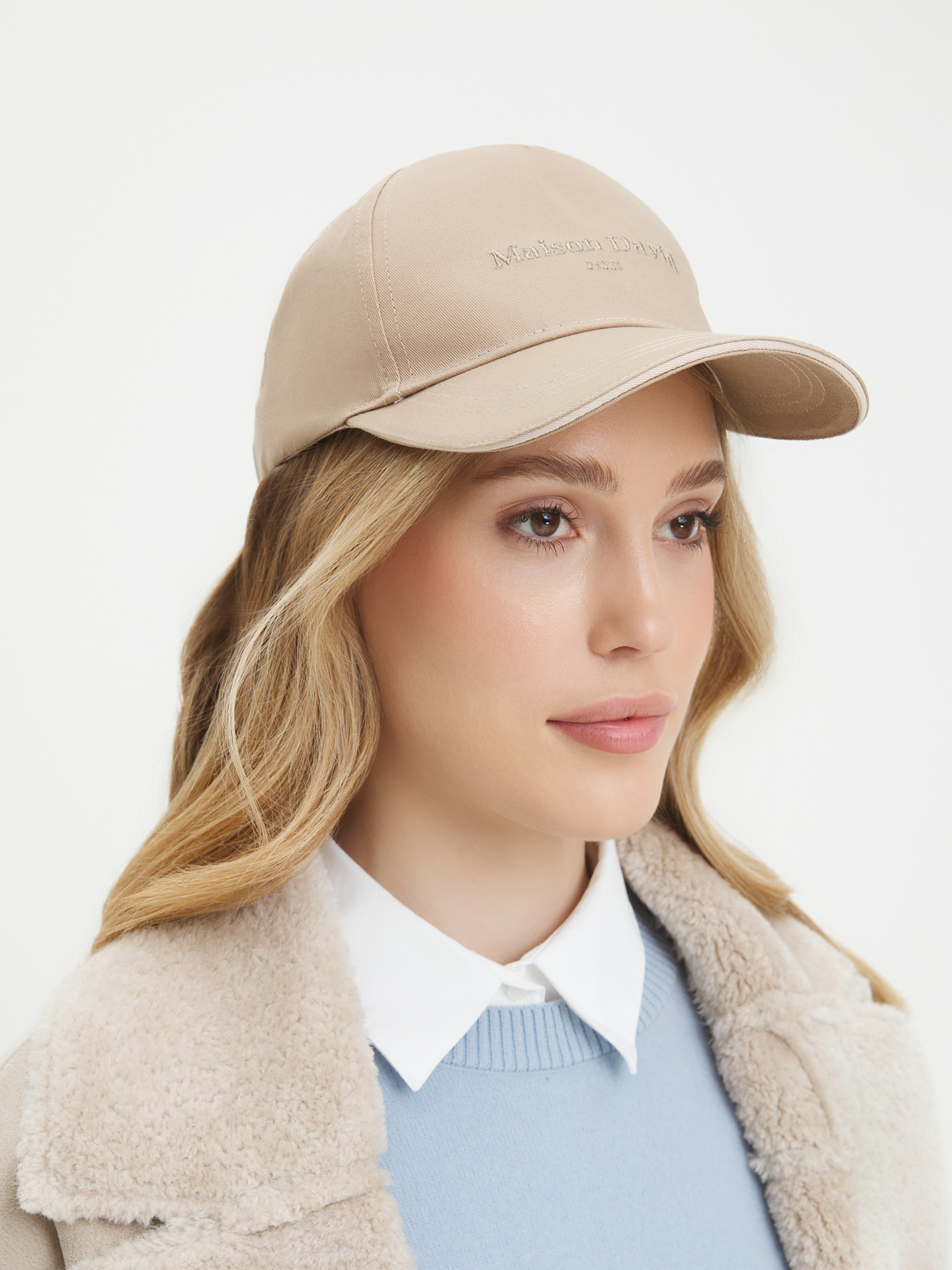 460 р. 1150 р. Бейсболка MAISON DAVID