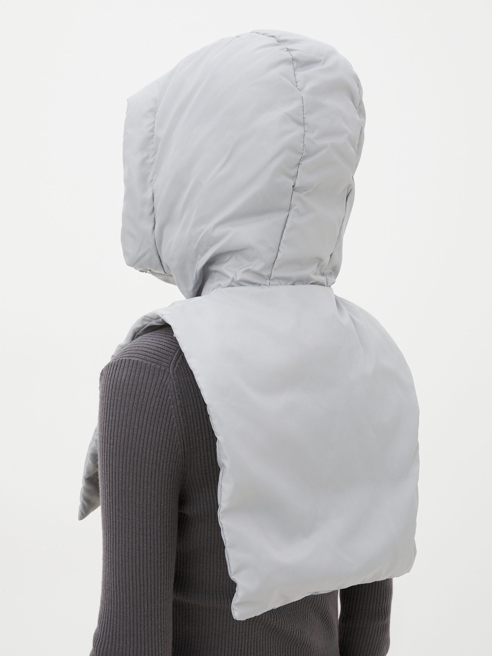 1696 р. 4240 р. Женский капюшон MAISON DAVID