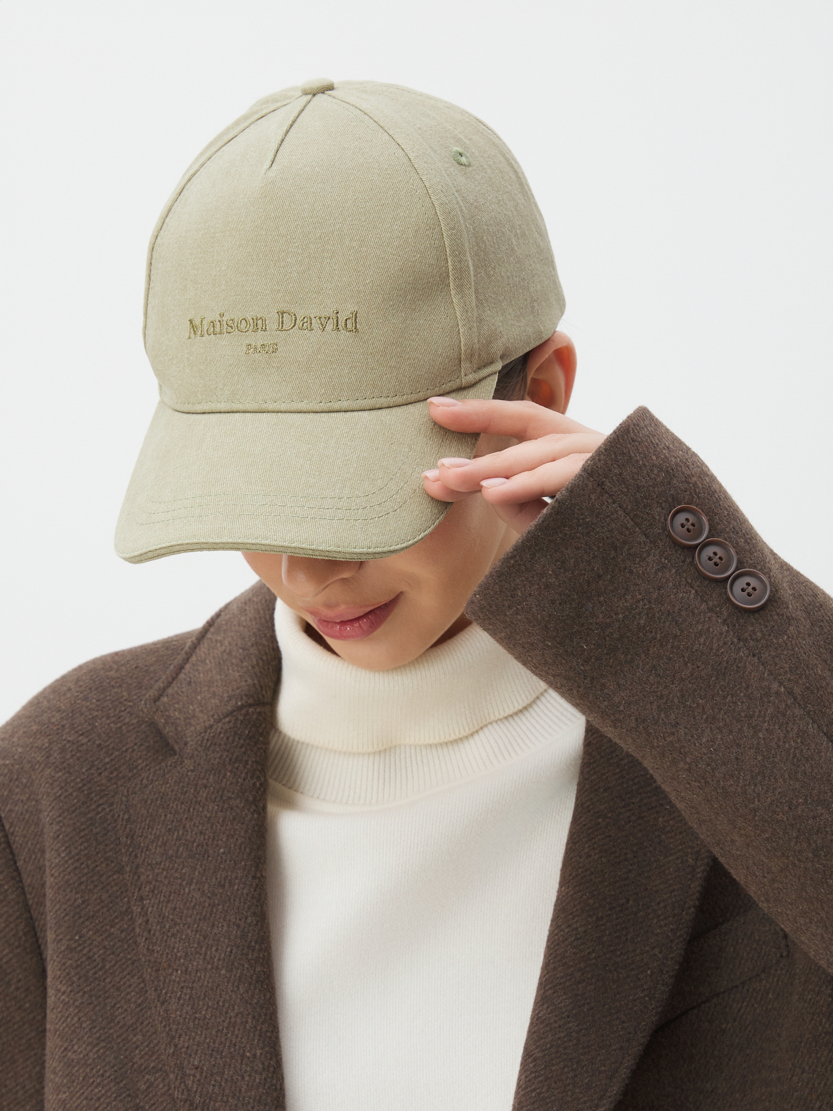 460 р. 1150 р. Бейсболка из денима MAISON DAVID