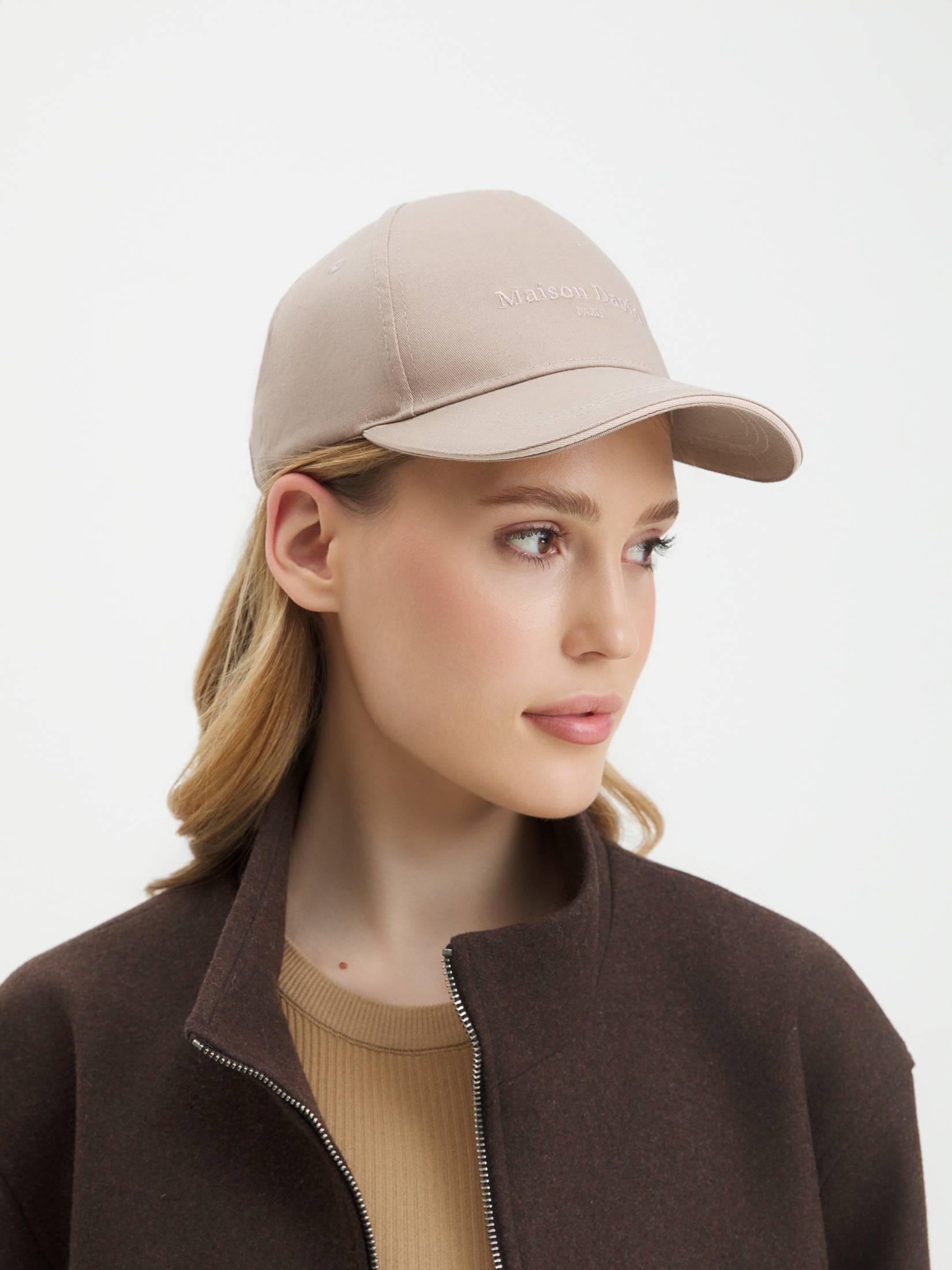 436 р. 1090 р. Бейсболка MAISON DAVID