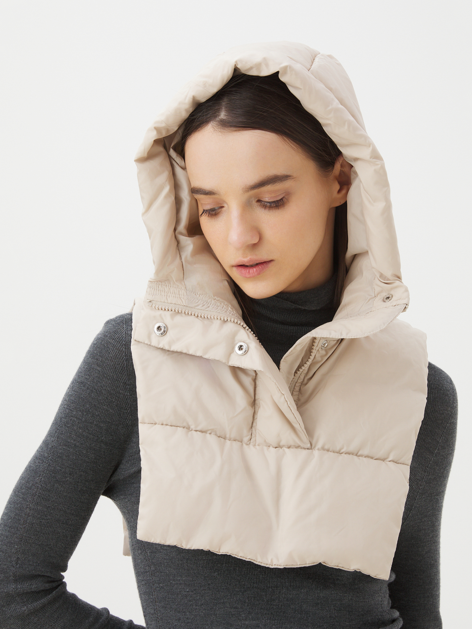 1664 р. 4160 р. Женский капюшон MAISON DAVID