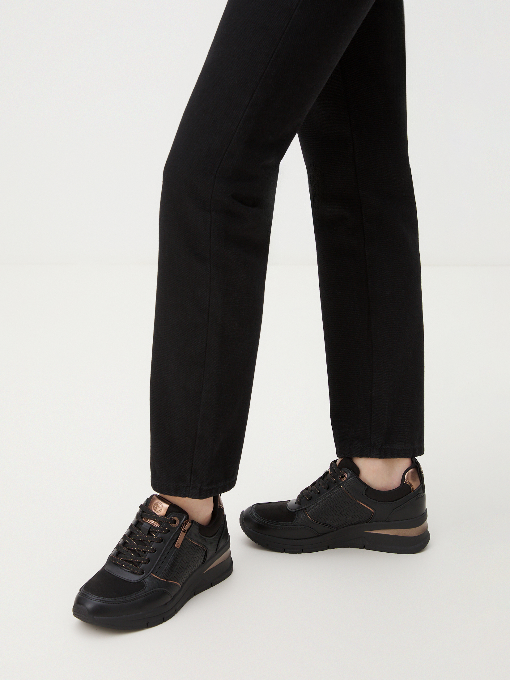 6265 р. 10990 р. Женские кроссовки на танкетке TAMARIS REA