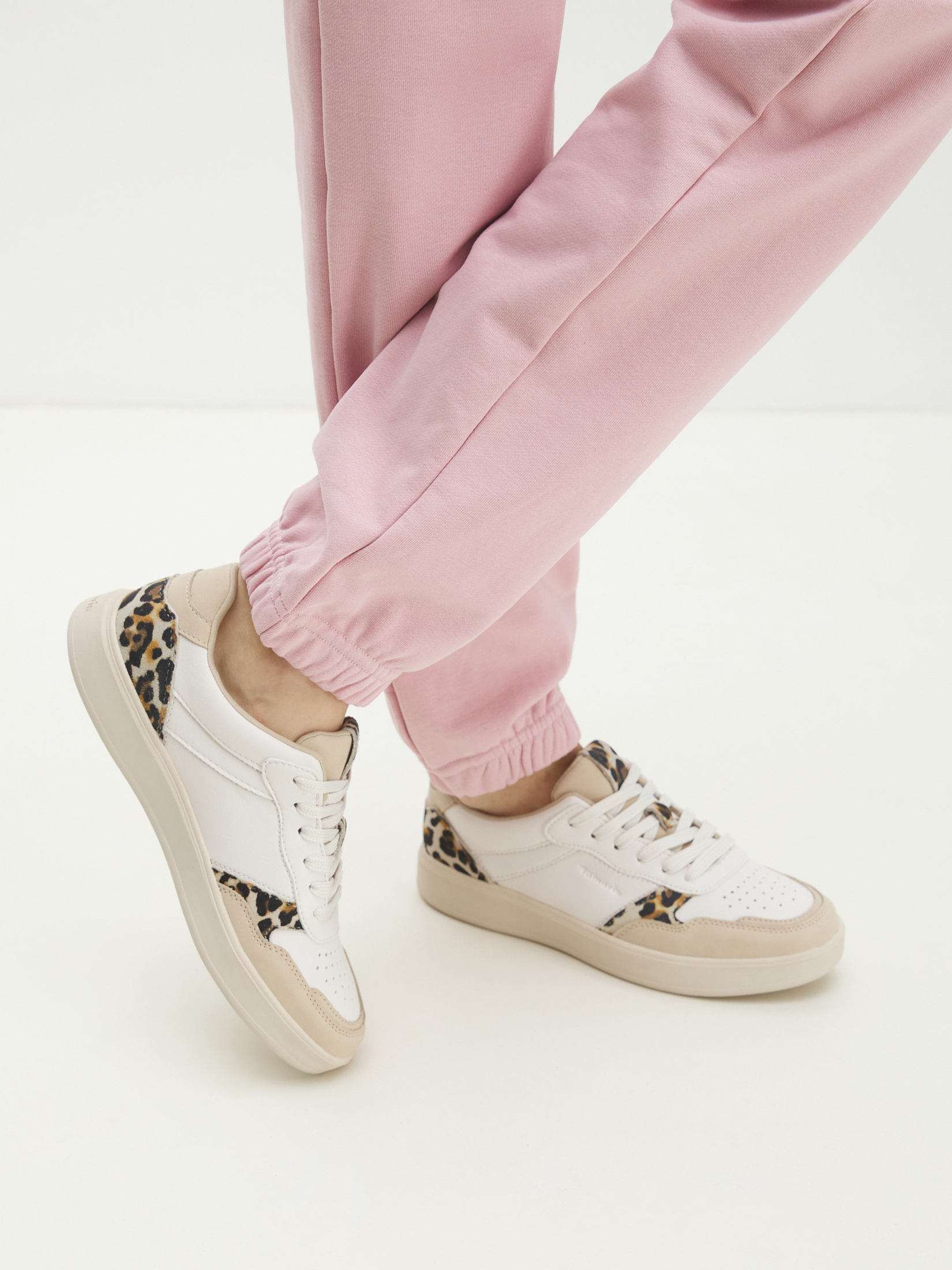 6270 р. 11000 р. Женские кеды TAMARIS SKYLAR