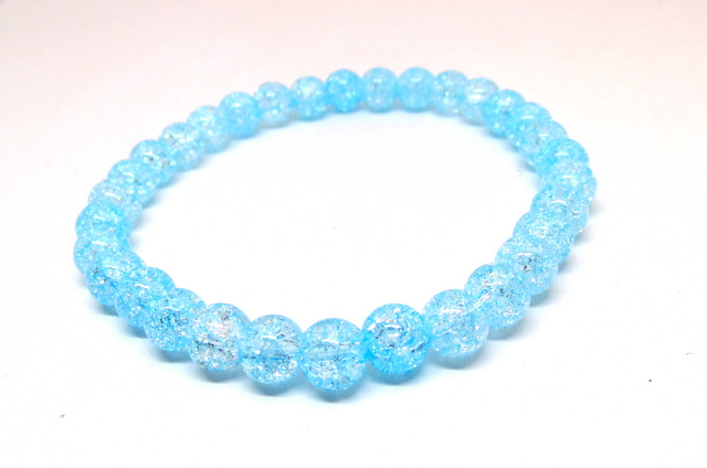 10-134 Браслет на резинке сахарный кварц (голубой) 6 мм