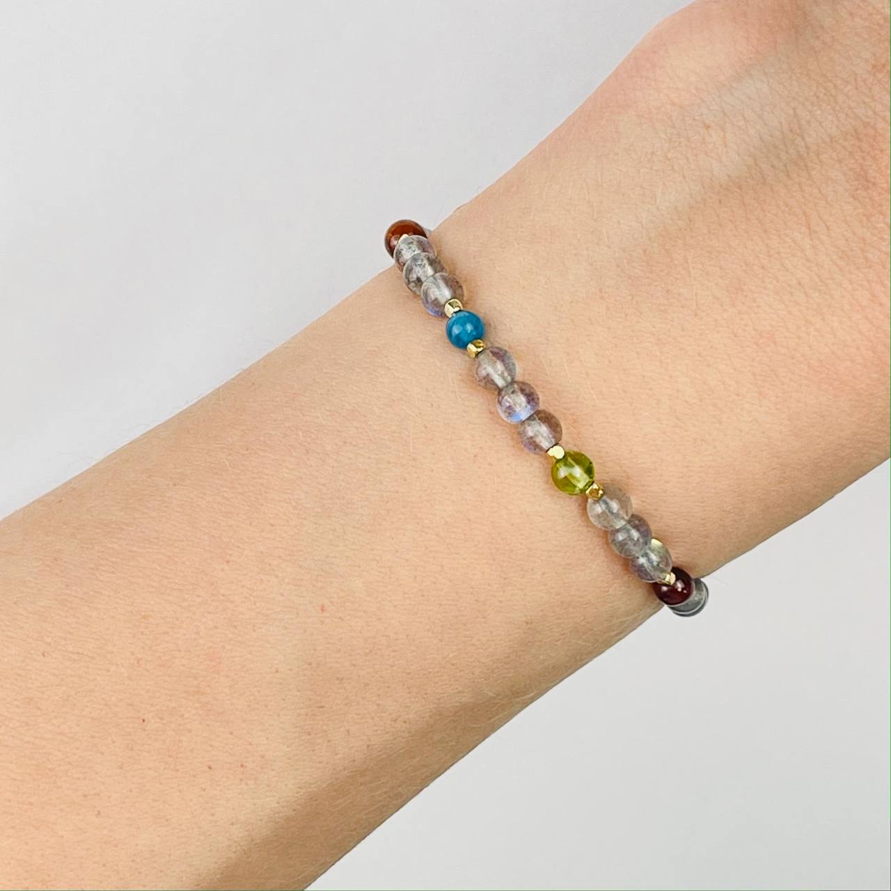 Радуга Самоцветов Браслет детский из Лабрадора, Апатита, Хризолита и Граната (Спессартин)
