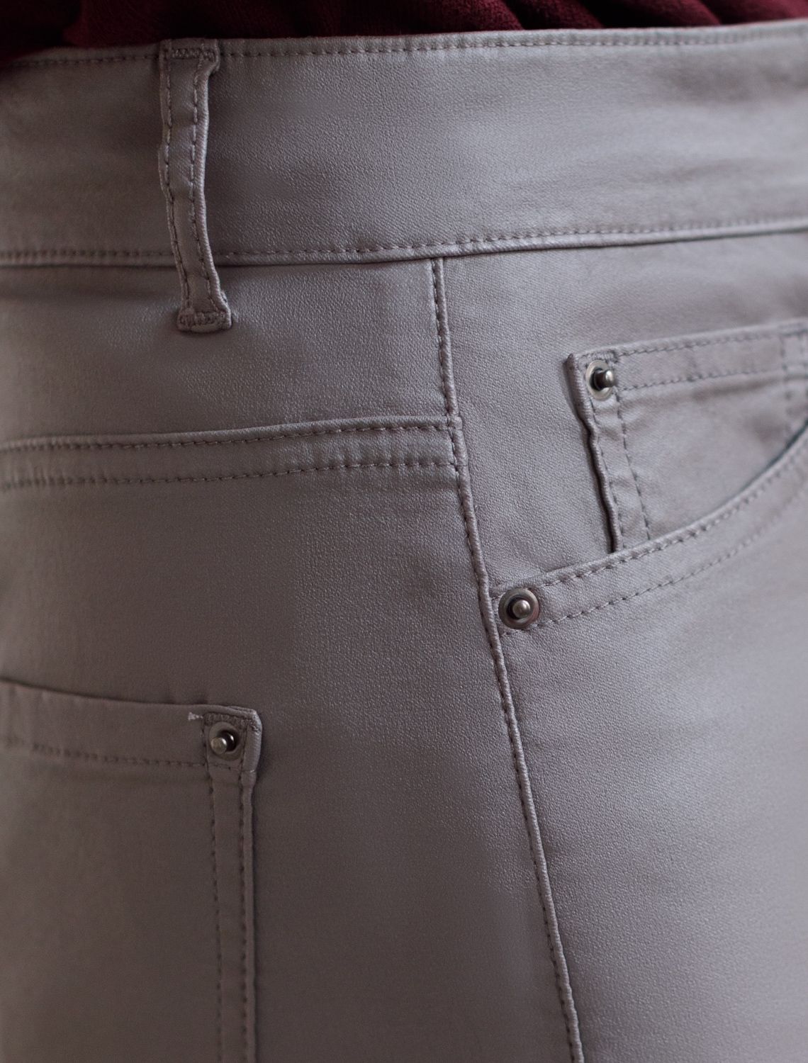 Брюки-трубы из эластичного хлопка с эффектом кожи D24.277 кофейный