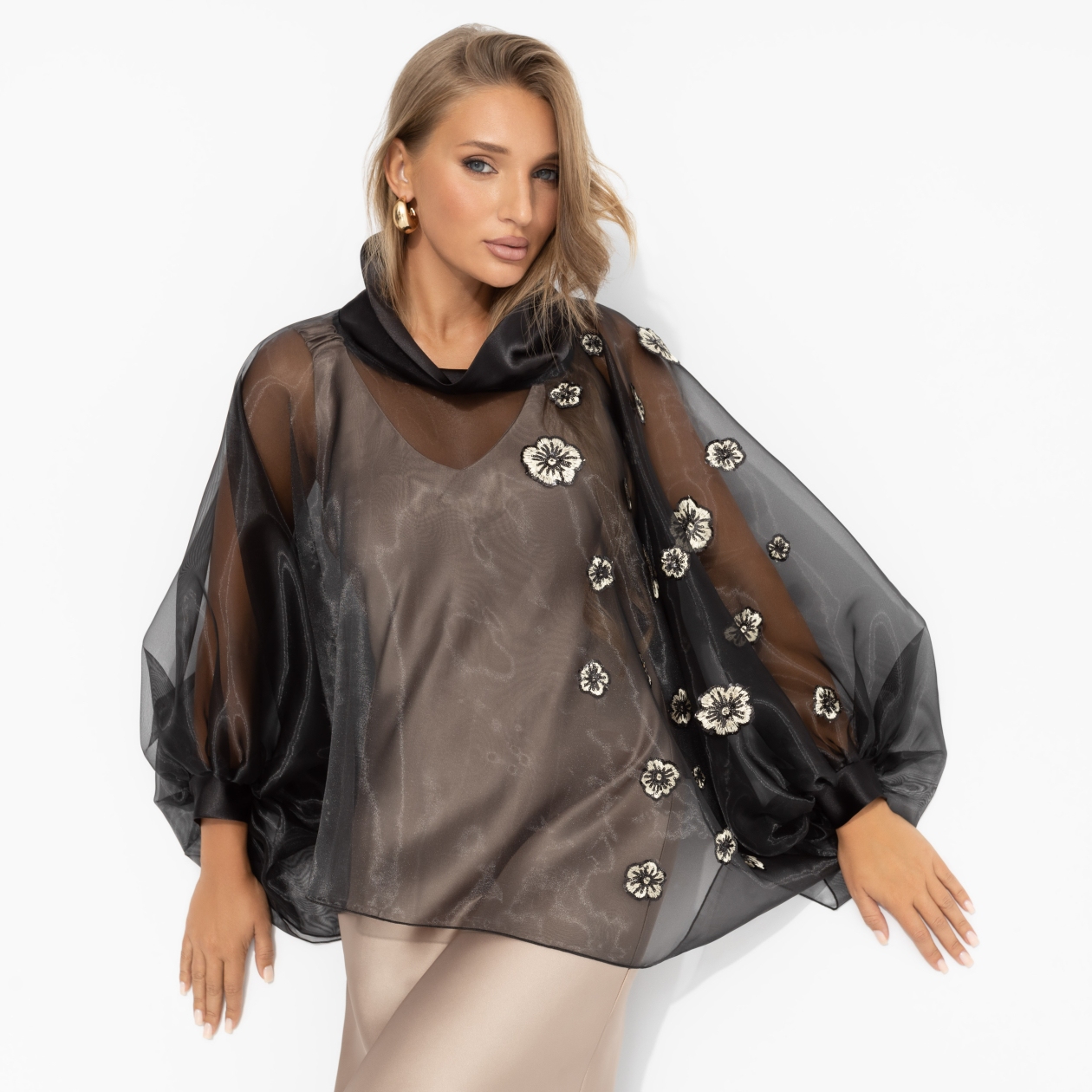 Болеро с 3D-декором, Танец тени