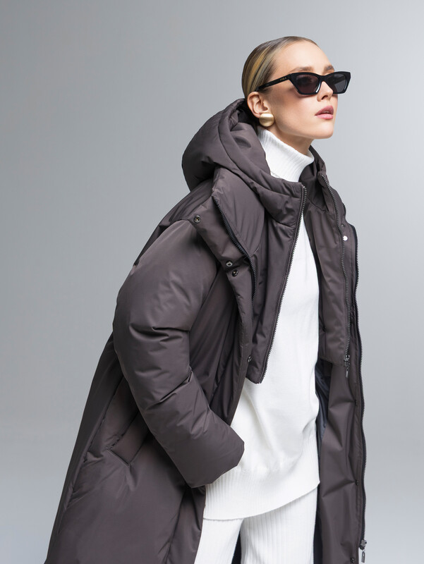 11999 р.  <s>32397 р.  Пуховик женский коричневый