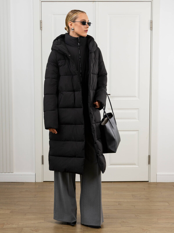 10439 р.  <s>28185 р.  Пуховик женский черный