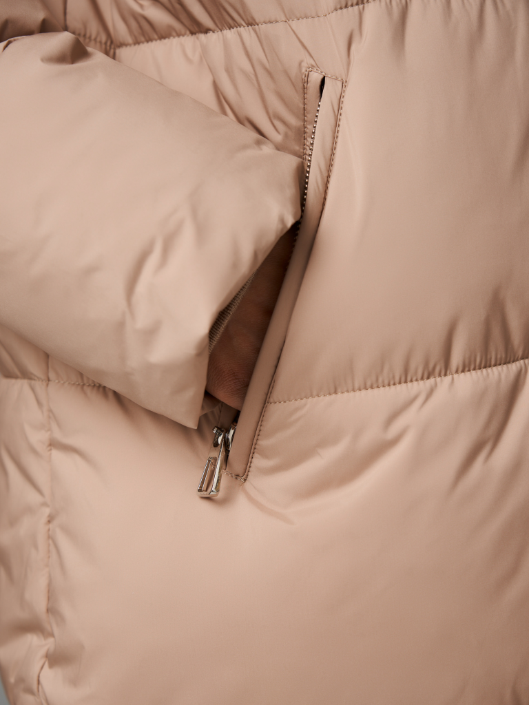 7416 р.  15018 р.  Пуховик женский сафари