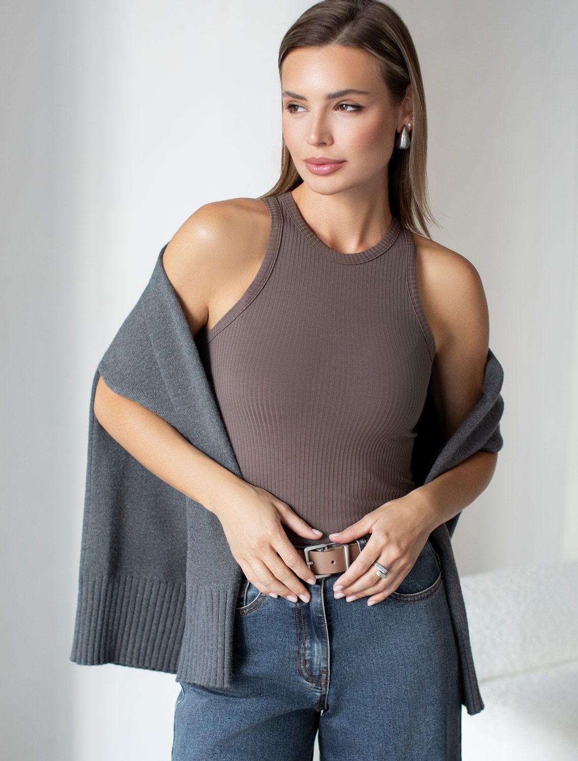 Топ из трикотажа в широкий рубчик