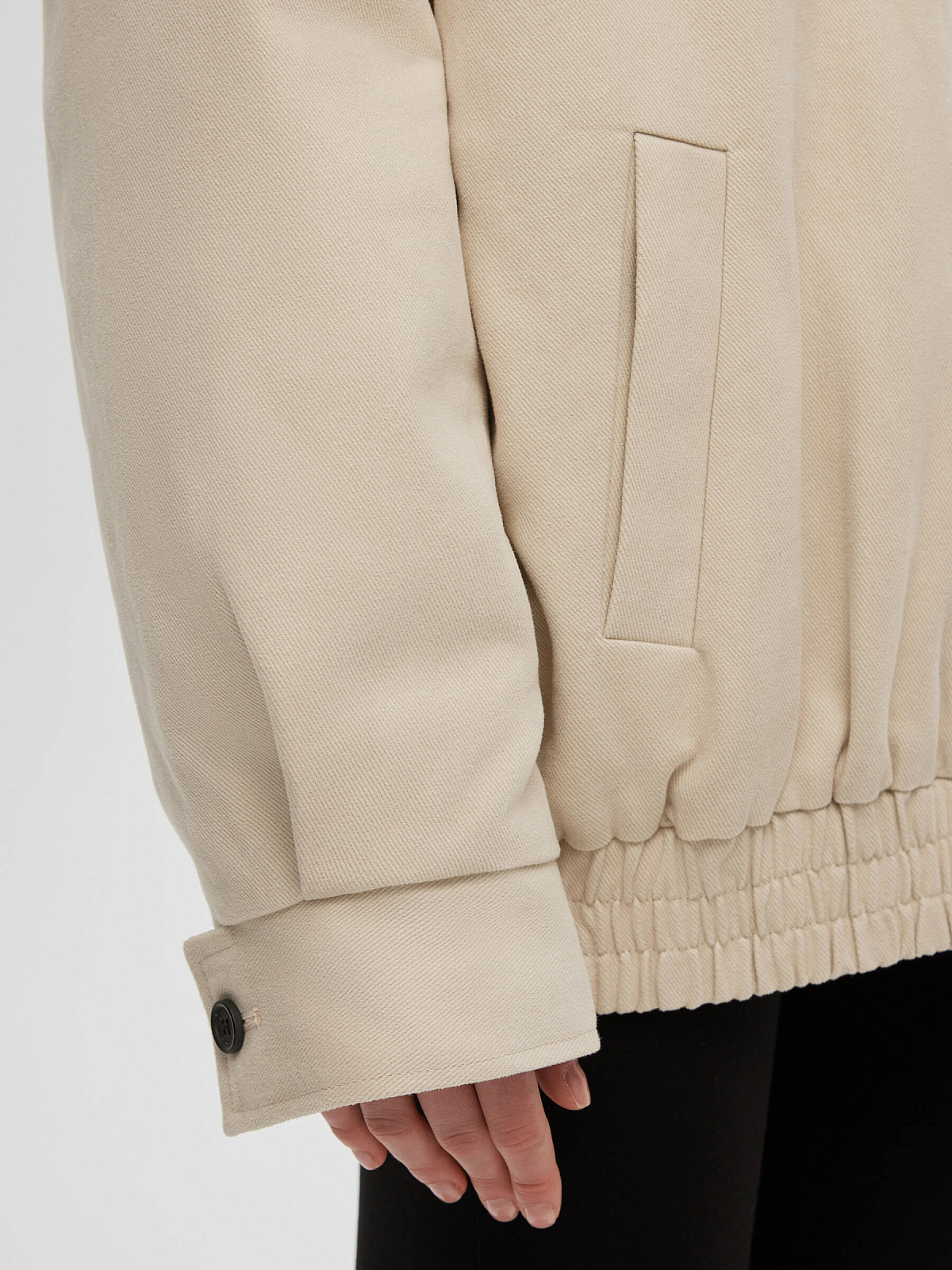 Бомбер утепленный из денима с вышивкой 0207, молочный