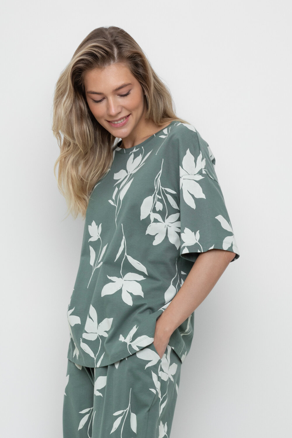 ст. цена1770руб.! VERY NEAT Фуфайка ЕВТ 3184зеленый мох, магнолия