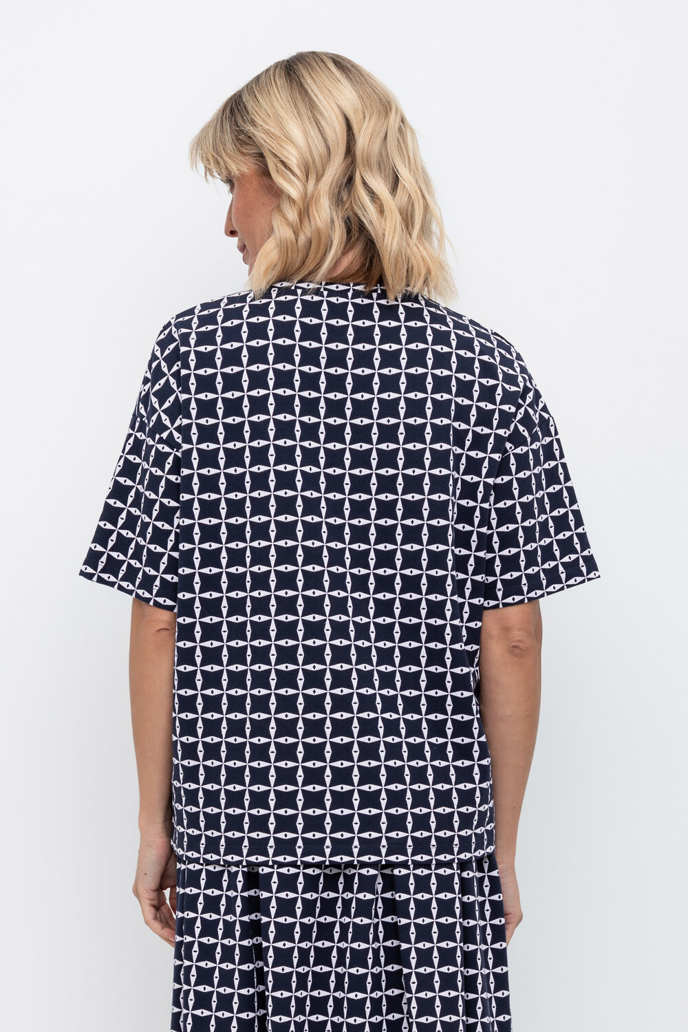 ст. цена1770руб.! VERY NEAT Фуфайка ЕВТ 3197индиго, морская клетка