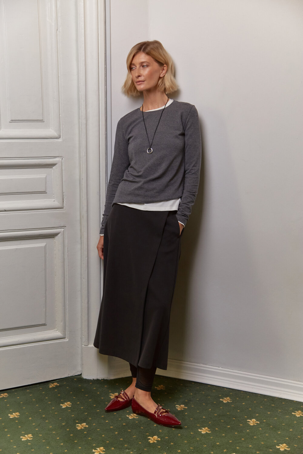 ст. цена3135руб.! VERY NEAT Юбка ЕВТ 7019черный