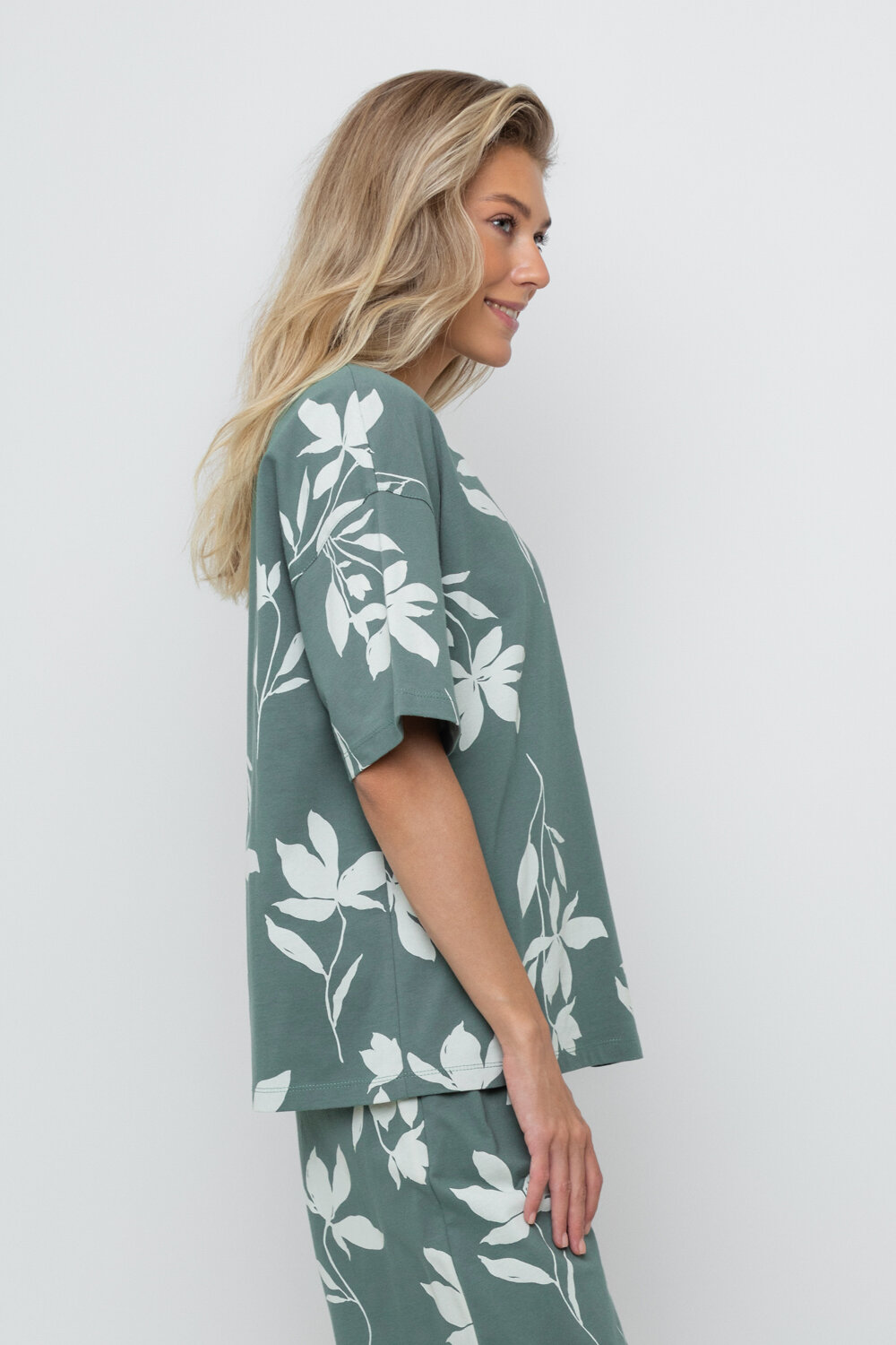 ст. цена1770руб.! VERY NEAT Фуфайка ЕВТ 3184зеленый мох, магнолия