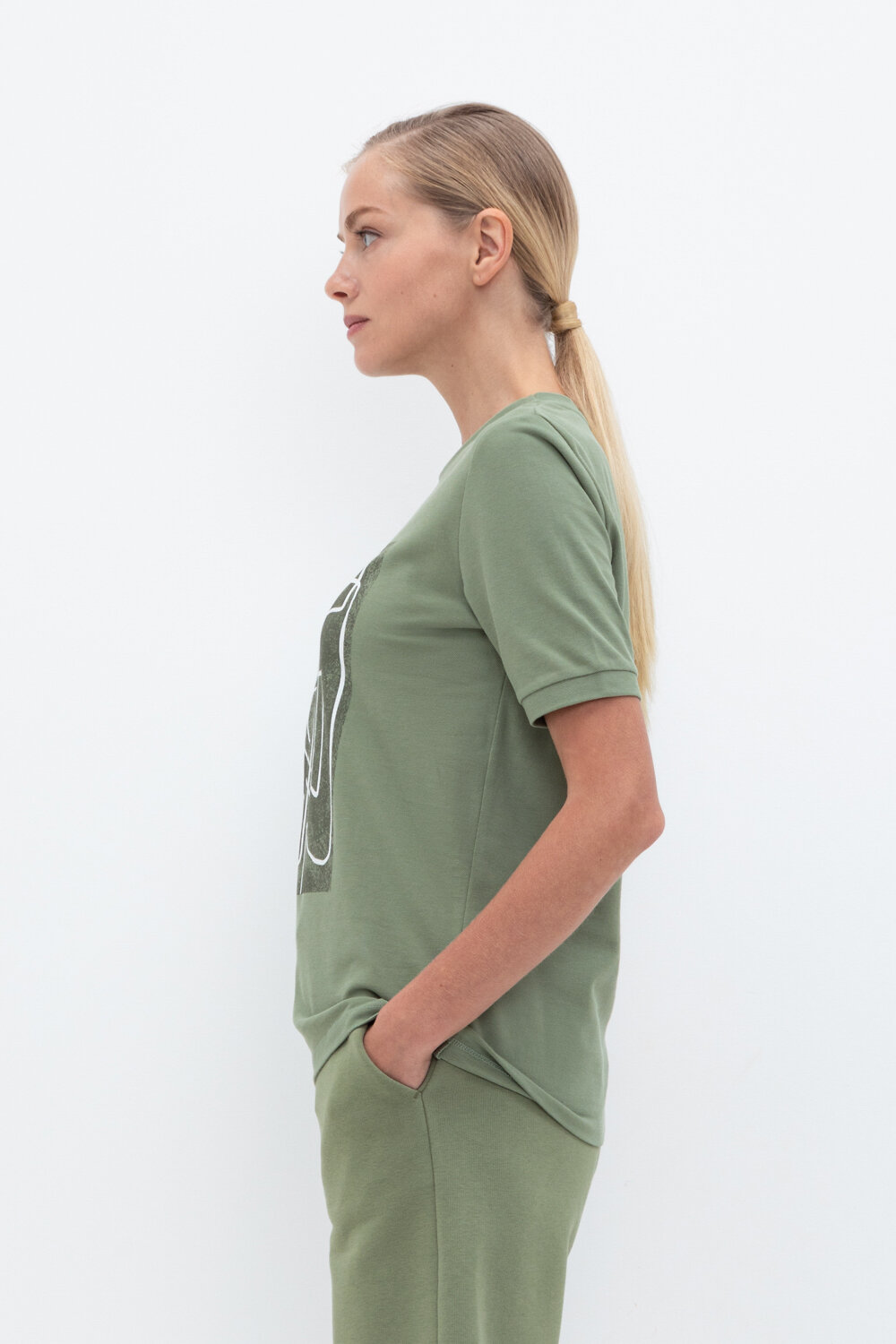 ст. цена1711руб.! VERY NEAT Фуфайка ЕВТ 3219светлый хаки