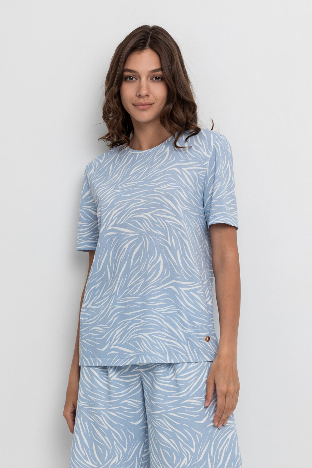 ст. цена1711руб.! VERY NEAT Фуфайка ЕВТ 3226голубой, пробуждение