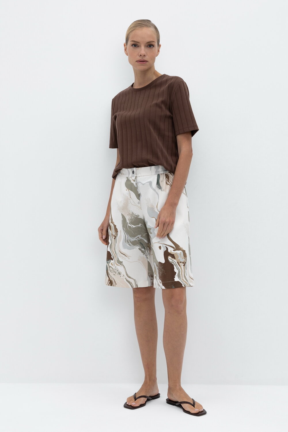 ст. цена2832руб.! VERY NEAT Шорты ЕВТ 4090белая лилия, оникс