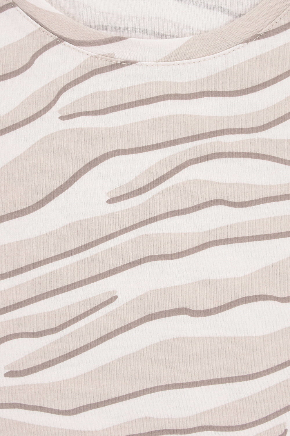 ст. цена1357руб.! VERY NEAT Фуфайка ЕВТ 3112матовый беж