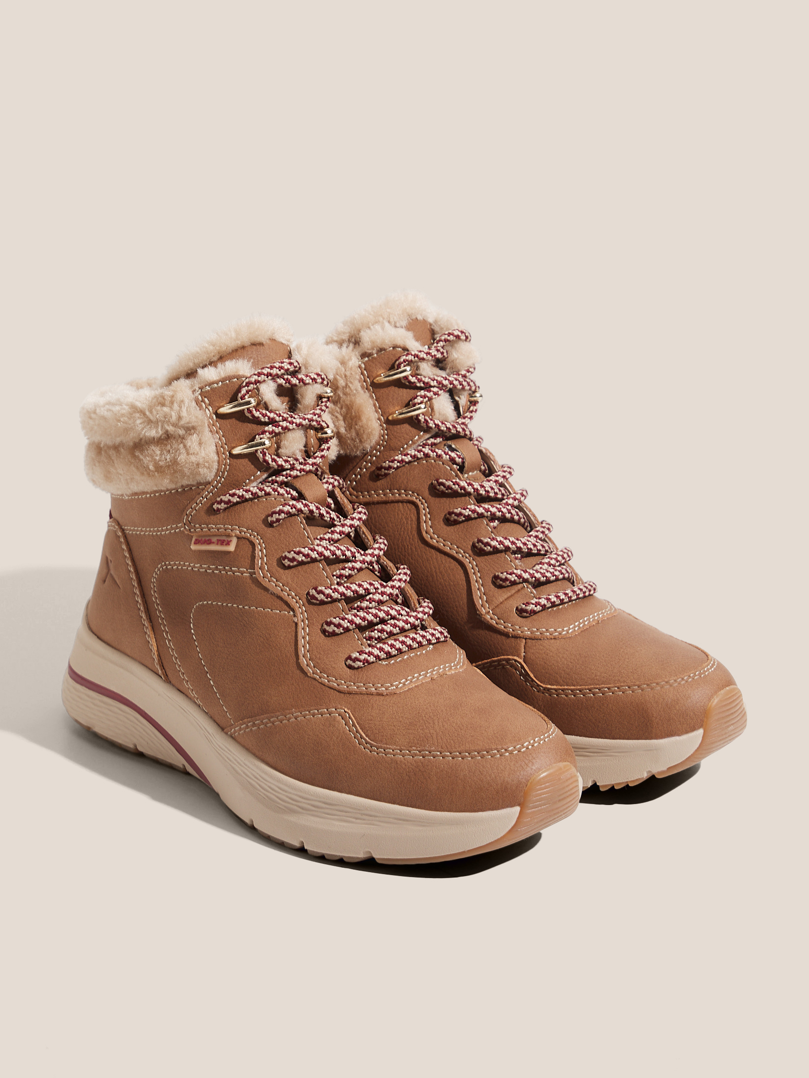 6840 р. 12000 р. Женские высокие кроссовки TAMARIS ACTIVA