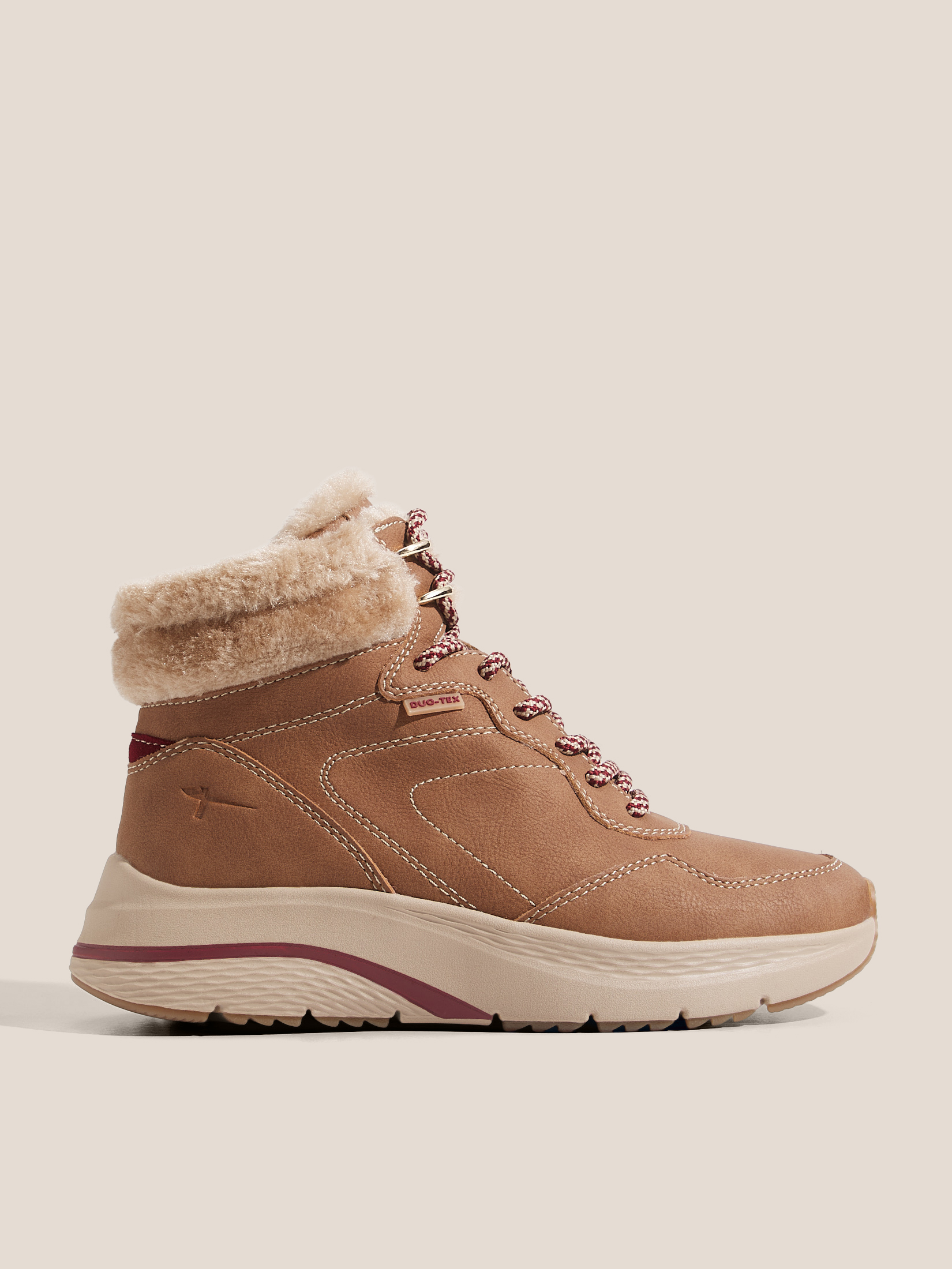 6840 р. 12000 р. Женские высокие кроссовки TAMARIS ACTIVA