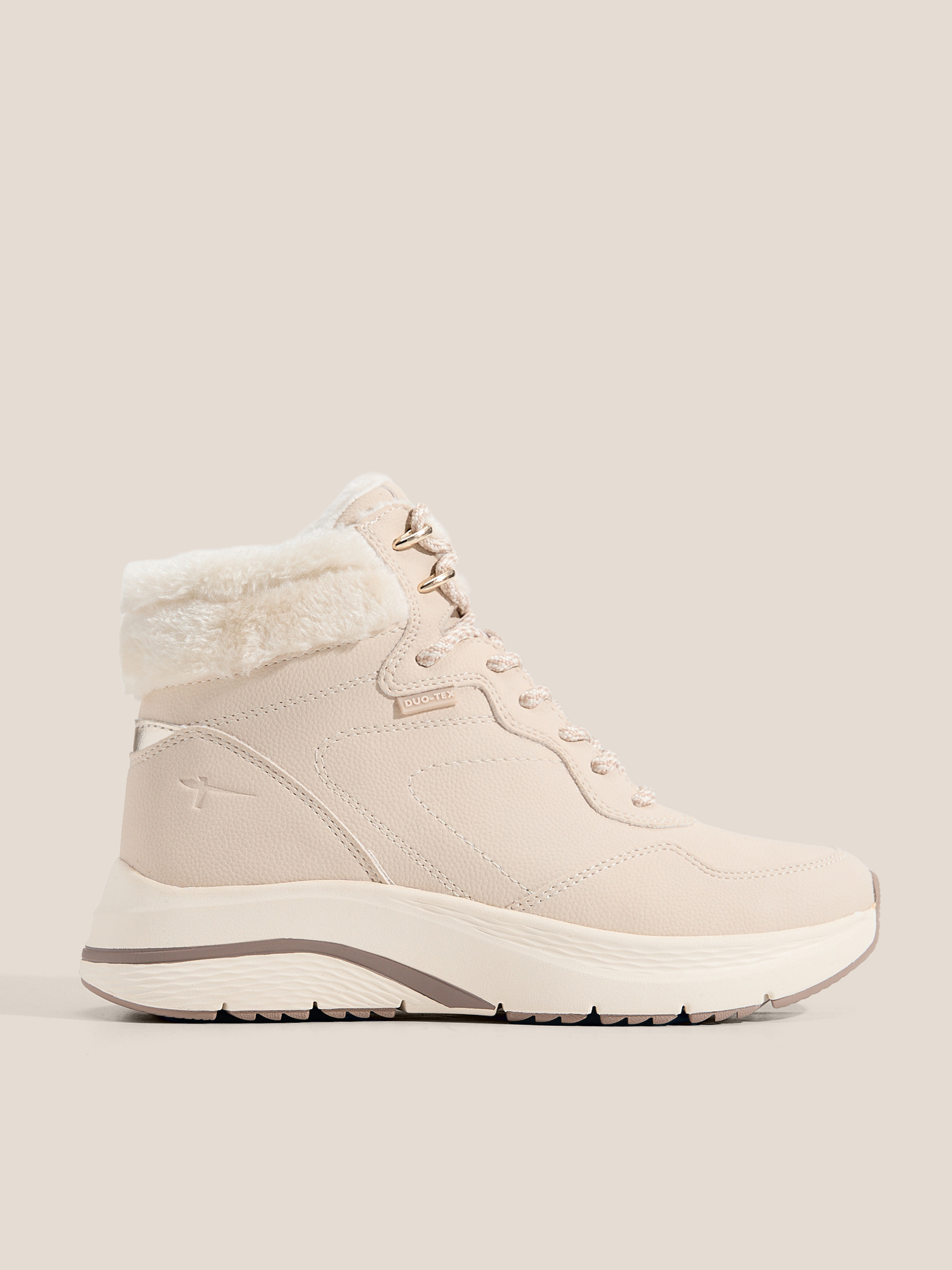 6840 р. 12000 р. Женские высокие кроссовки TAMARIS ACTIVA