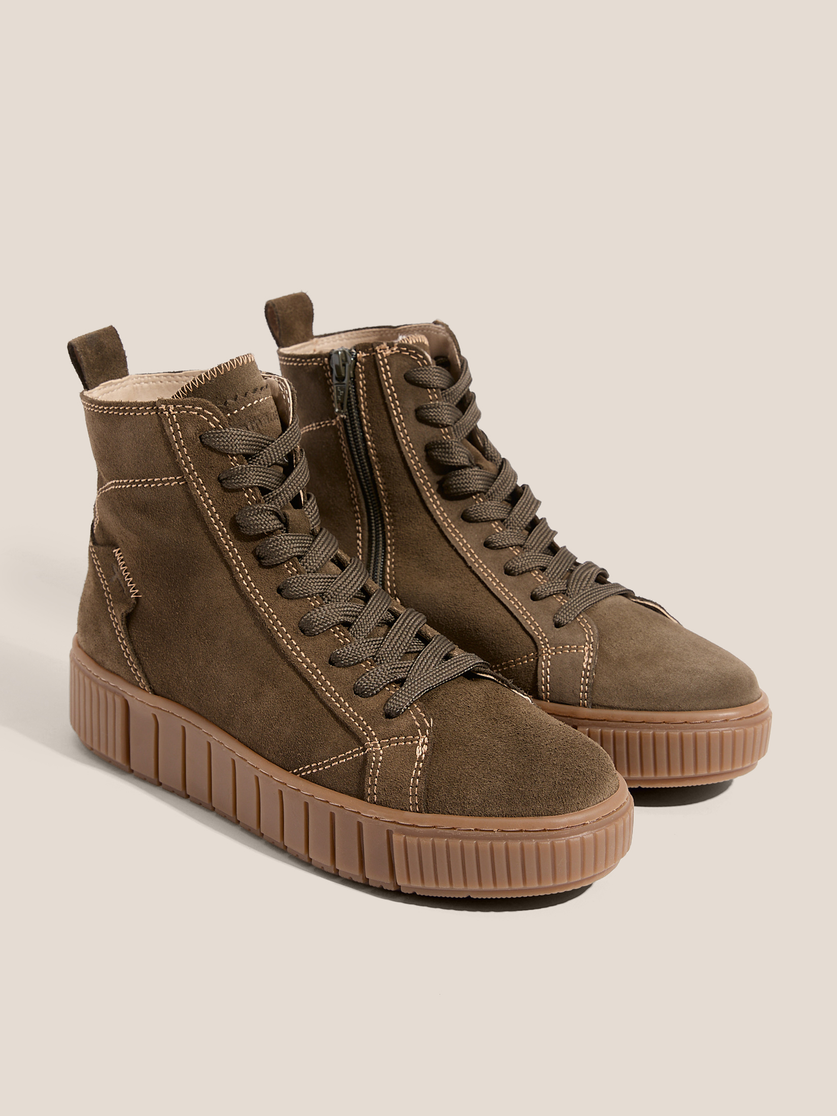 9120 р. 16000 р. Женские высокие кеды TAMARIS JARMA