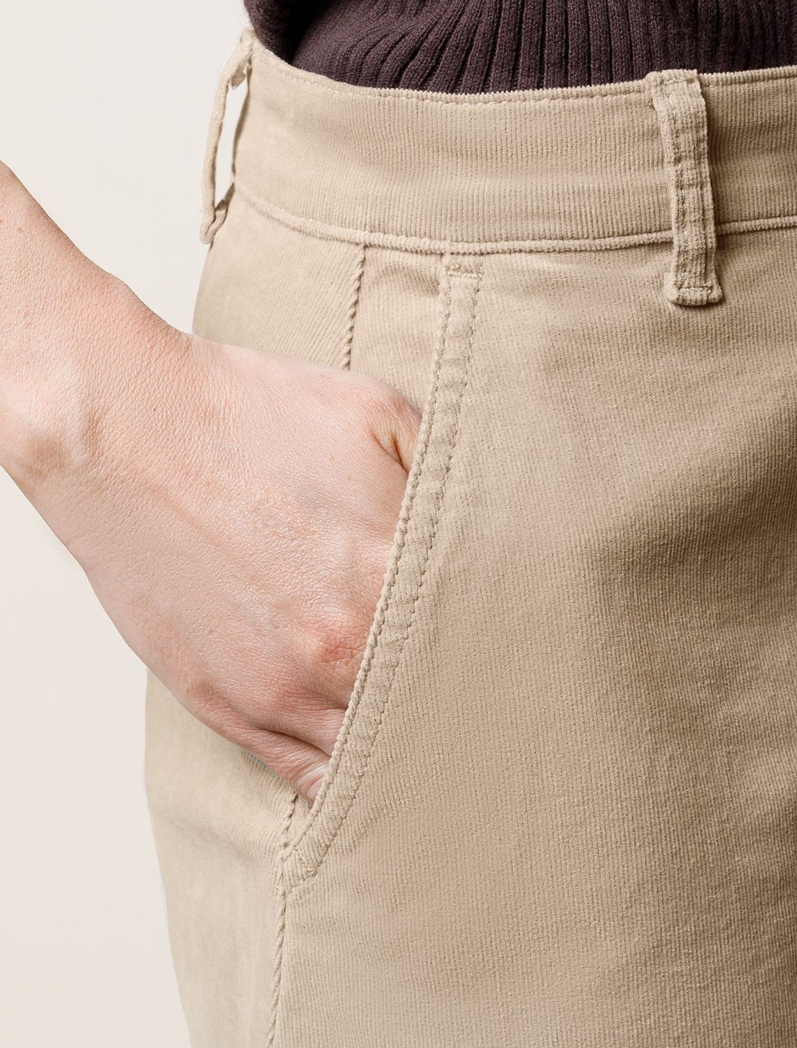 Юбка из эластичного микро-вельвета D26.200 светло-бежевый