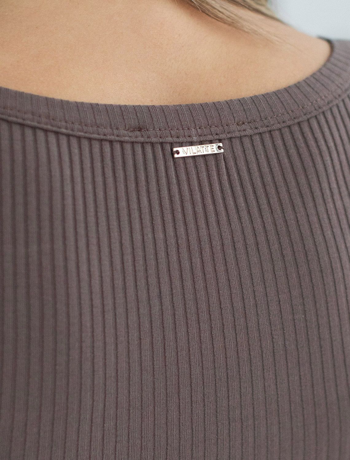 Футболка из трикотажа в широкий рубчик D49.064 кофейный