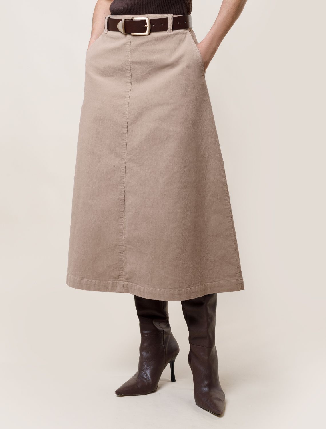 Юбка из эластичного микро-вельвета D26.200 светло-бежевый