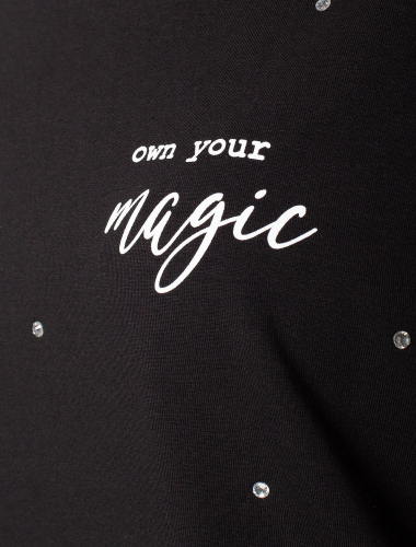 Удлиненная футболка over-size с  принтом стразами D49.978 черный_own your magic