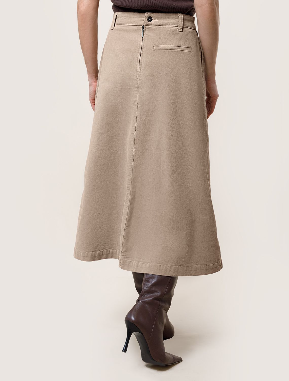 Юбка из эластичного микро-вельвета D26.200 светло-бежевый