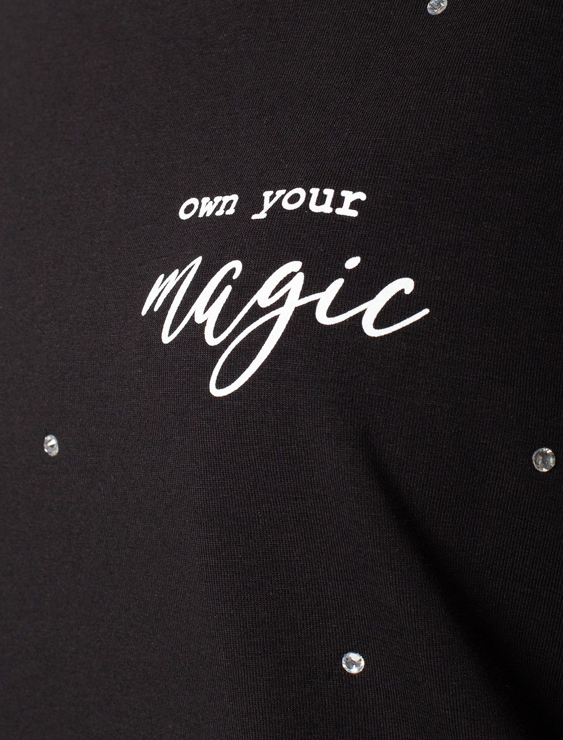 Удлиненная футболка over-size с  принтом стразами D49.978 черный_own your magic