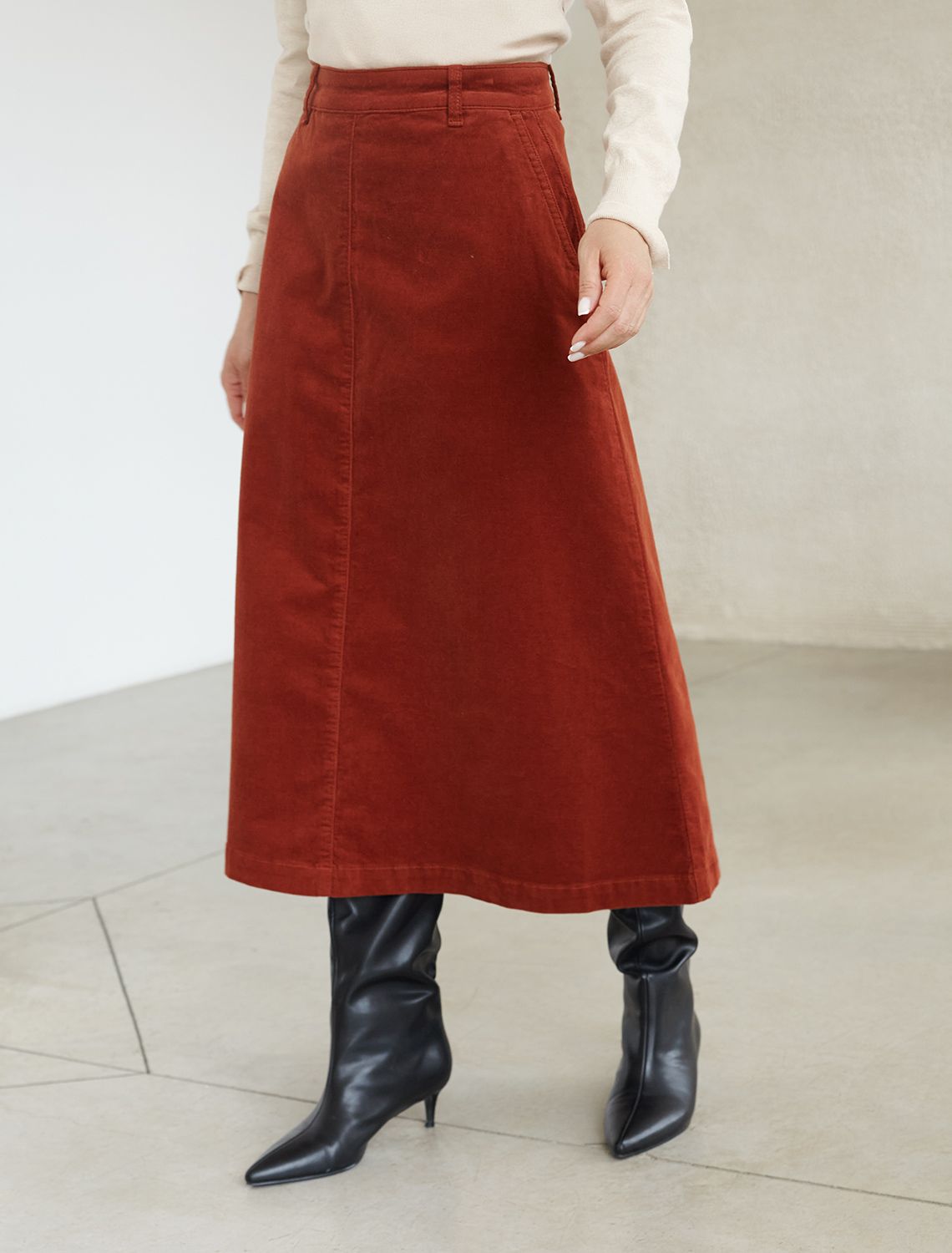 Юбка из эластичного микро-вельвета