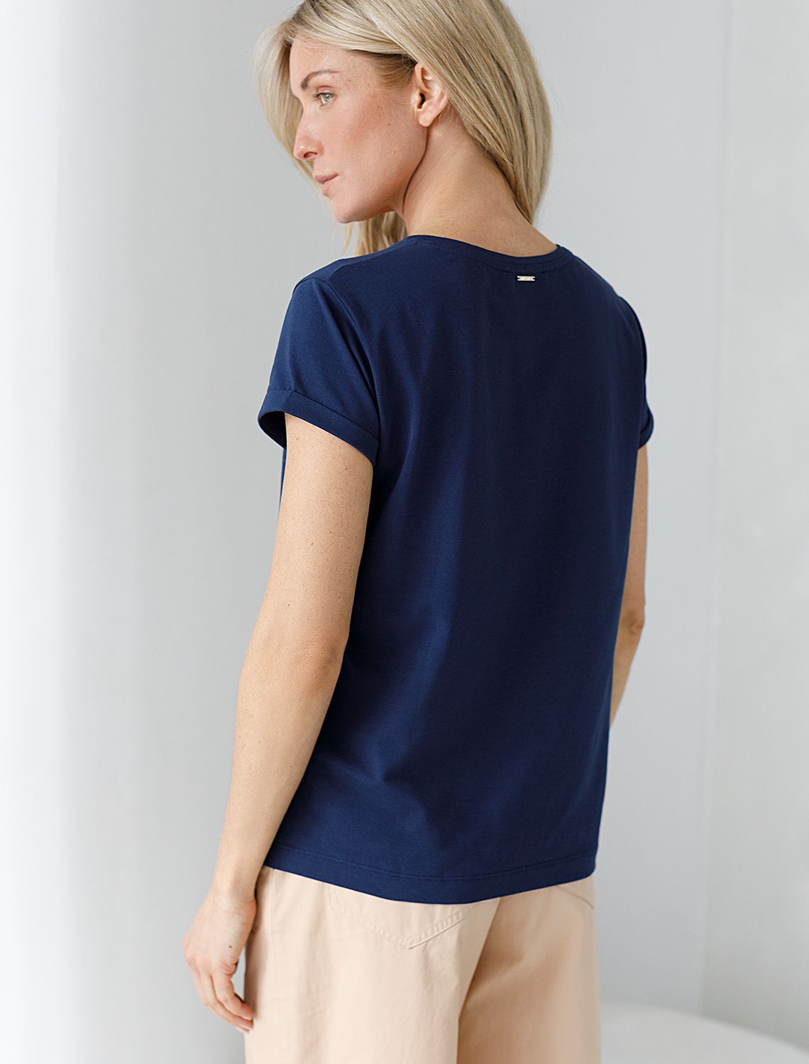 Футболка из премиального хлопка с авторским принтом