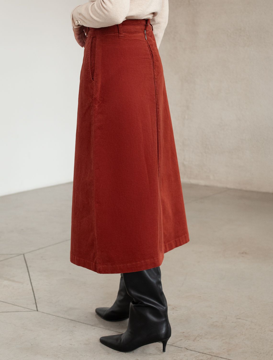 Юбка из эластичного микро-вельвета