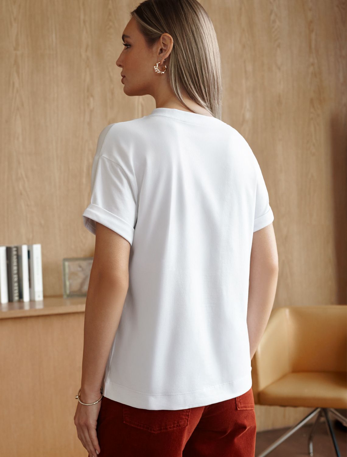 Футболка из премиального хлопка с авторским принтом