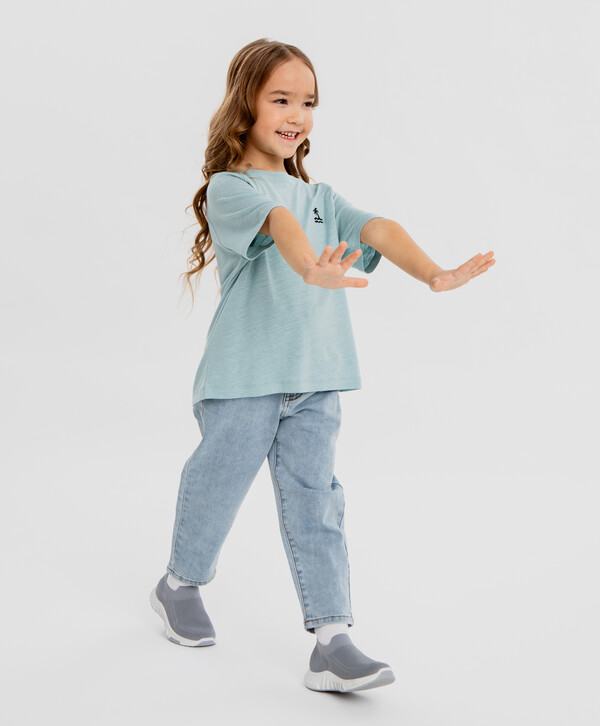 1720 р.  2150 р.  Джинсы carrot fit голубые для девочки Button Blue