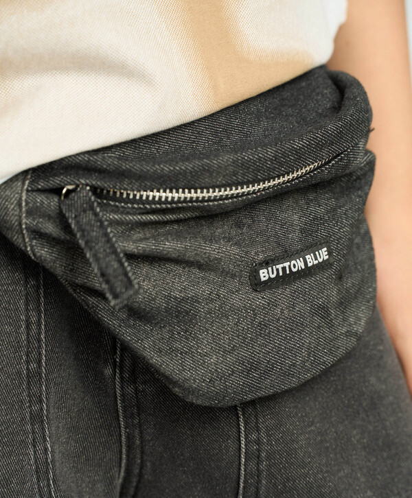 585 р. 900 р. Сумка поясная джинсовая на молнии детская черная с потертостями Button Blue