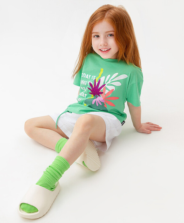 400 р. 800 р. Футболка зеленая с принтом Button Blue