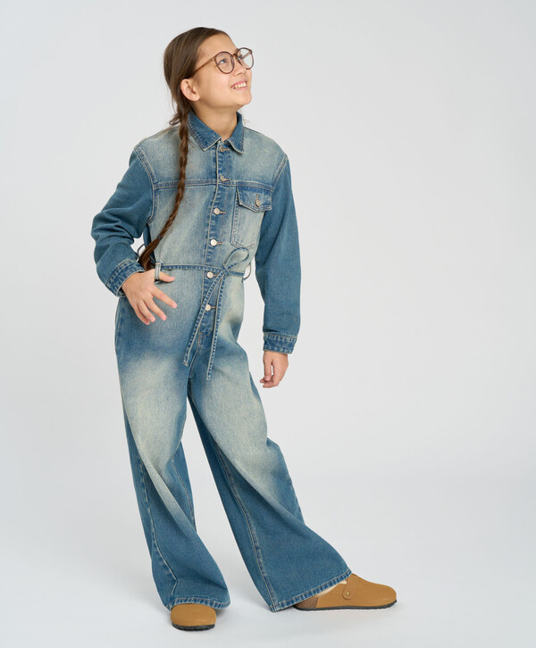 2405 р. 3700 р. Комбинезон на кнопках для девочки синий с широкими брюками Button Blue