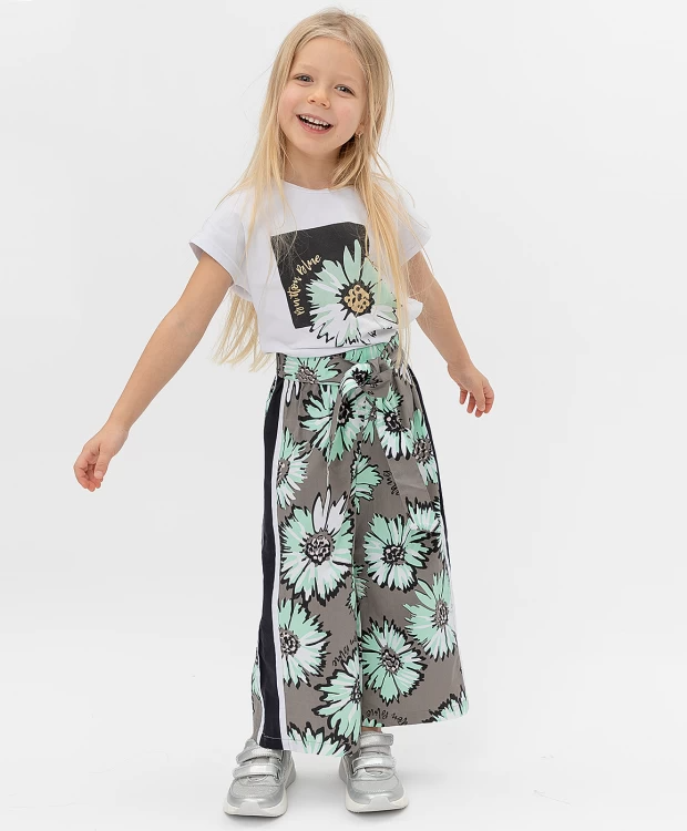 600 р.  999 р.  Серые брюки Button Blue