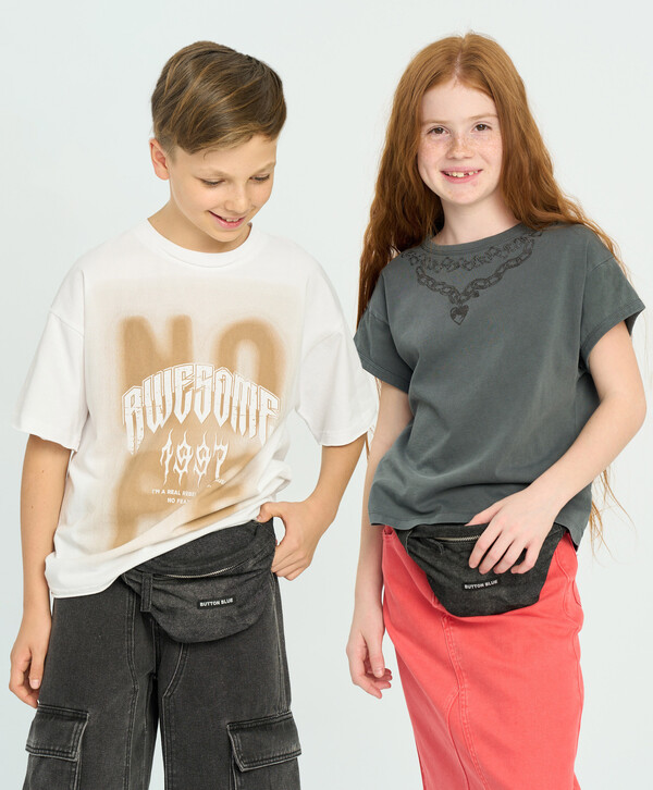 585 р. 900 р. Сумка поясная джинсовая на молнии детская черная с потертостями Button Blue