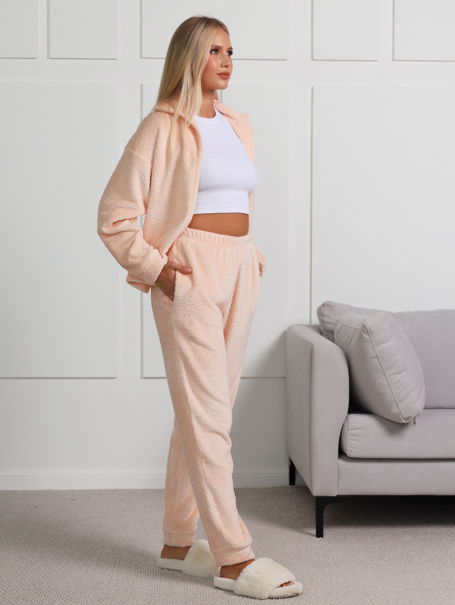 СТ. ЦЕНА 2375 руб//Костюм Лео-2