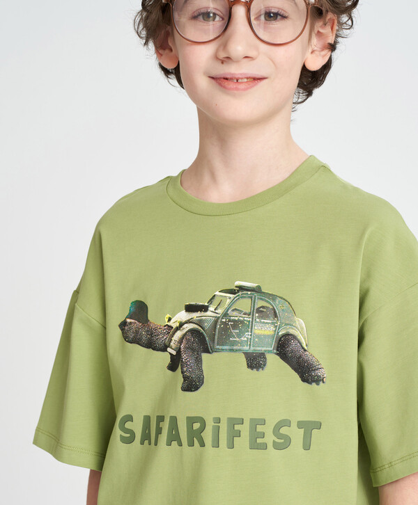 805 р.  1150 р.  Футболка с коротким рукавом для мальчика оверсайз зеленая с принтом Button Blue