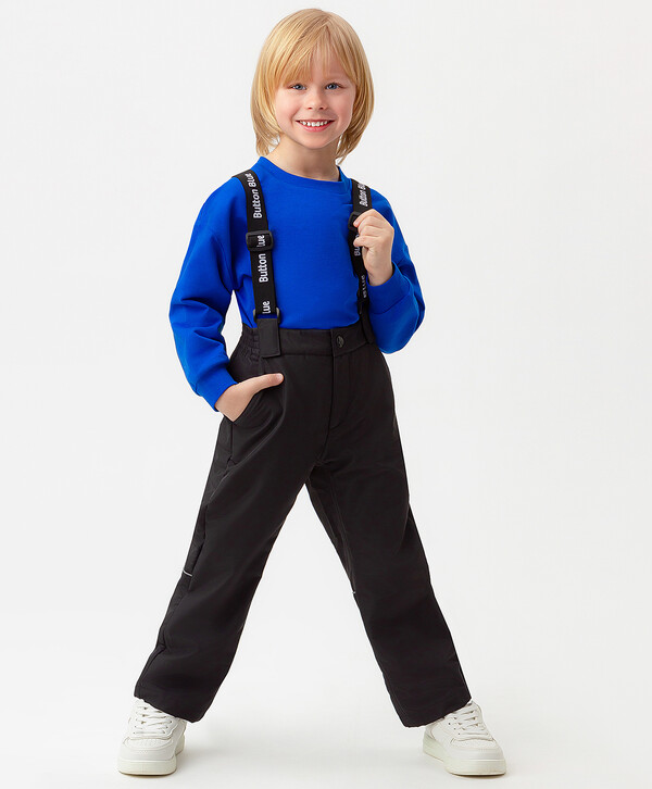 1520 р.  1900 р.  Брюки демисезонные со съемными подтяжками и светоотражающими элементами черные для мальчика Button Blue